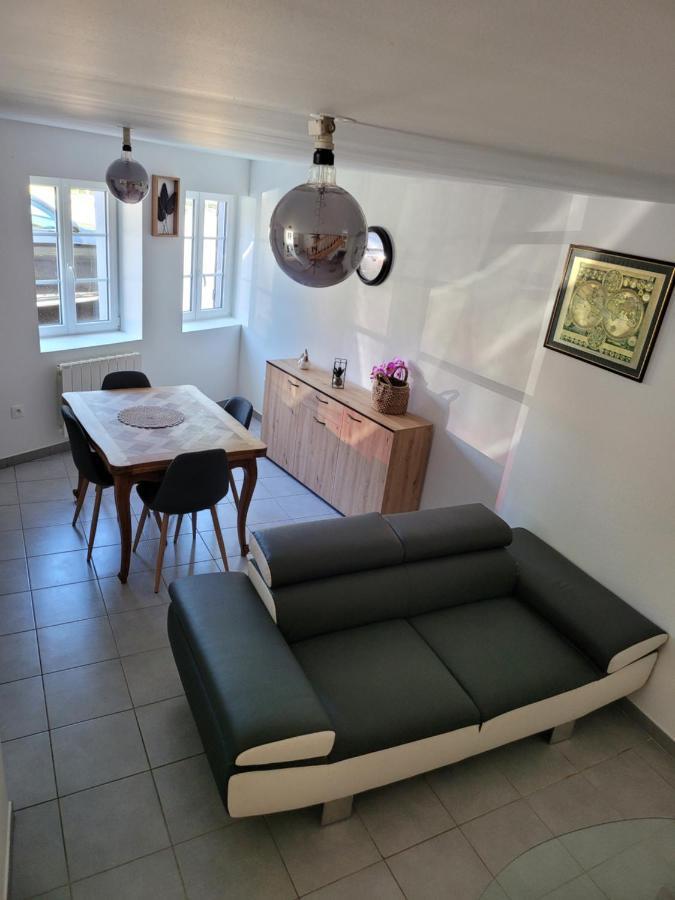 Appartement Meuble Duplex T3. โบม-เลส์-ดามส์ ภายนอก รูปภาพ
