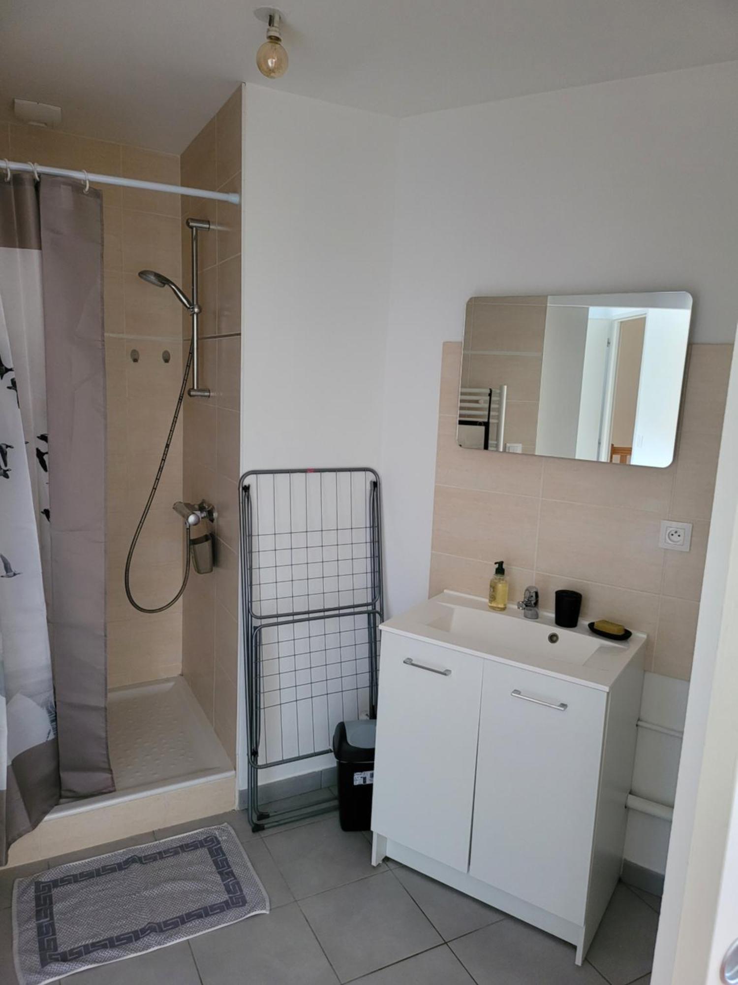 Appartement Meuble Duplex T3. โบม-เลส์-ดามส์ ภายนอก รูปภาพ